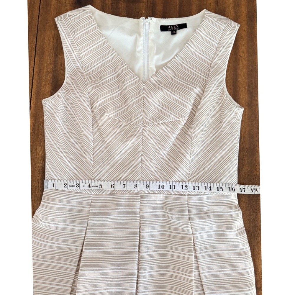 Alex‎ Marie Beige White Striped V-Neck Pleated Sheath Dress Womens Size 12 - Picture 10 of 11